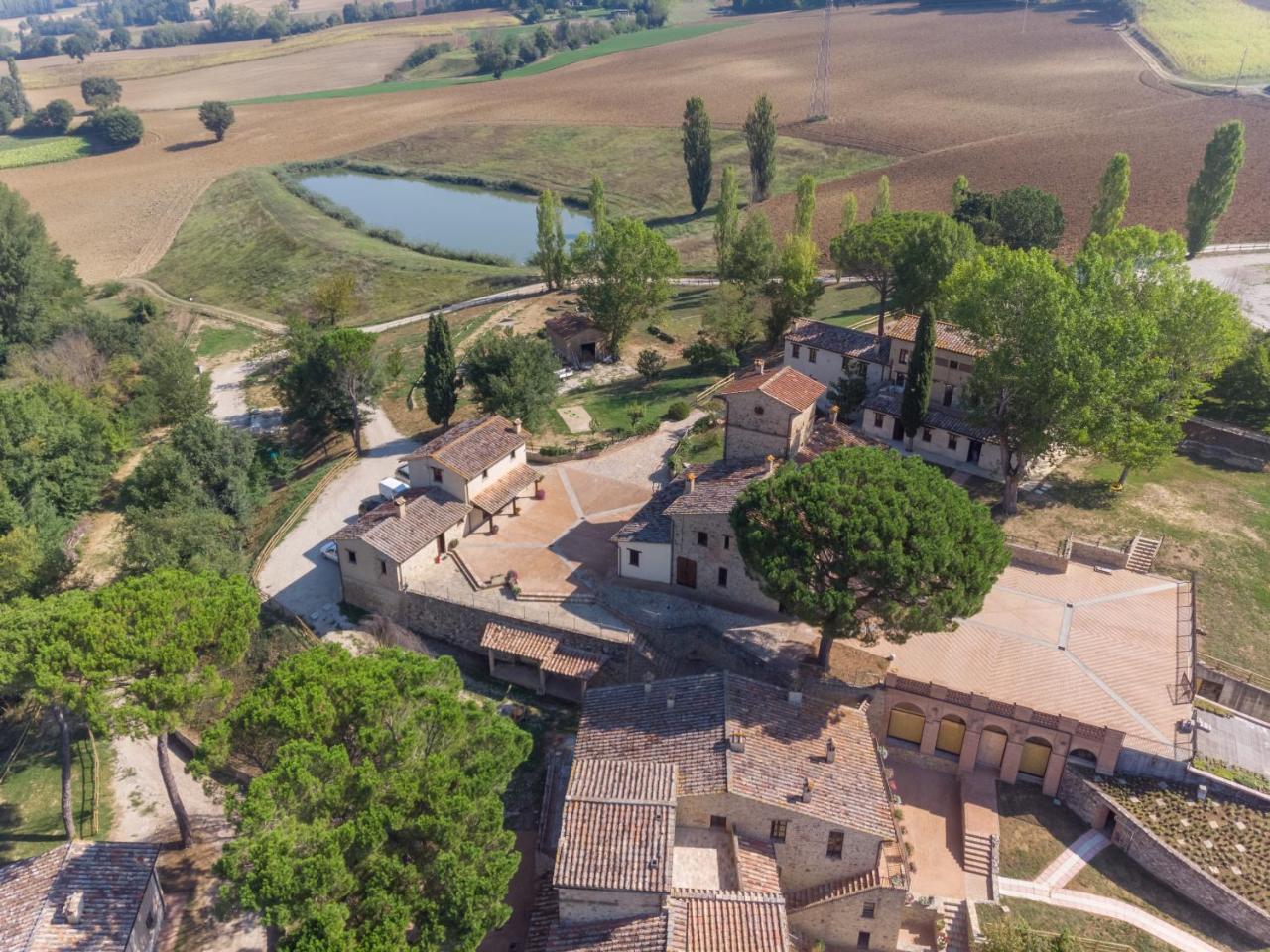 Gh Borgo Pulciano Agriturismo Montone  Eksteriør bilde