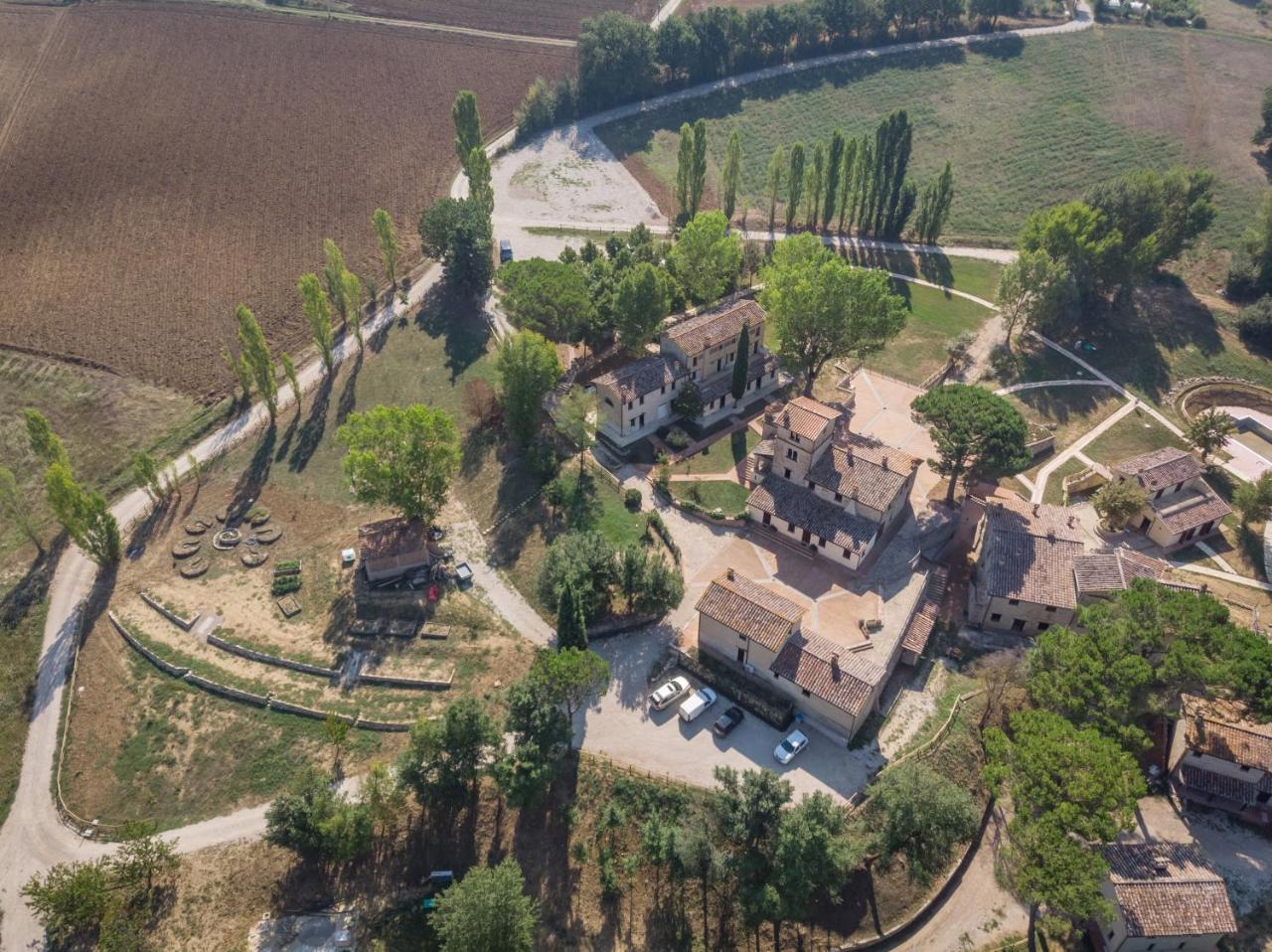 Gh Borgo Pulciano Agriturismo Montone  Eksteriør bilde